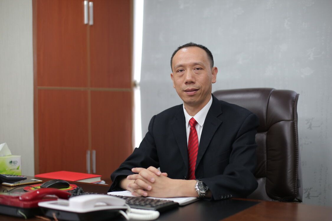 湖北恩威藥業(yè)董事長:陸華艾.jpg 湖北恩威藥業(yè)董事長:陸華艾.jpg